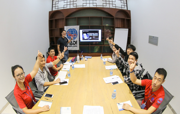 12/12正式上線(xiàn)！PADI 最新課程【休閑潛水員Resort Diver】 丨 一天拿證，潛遍全球